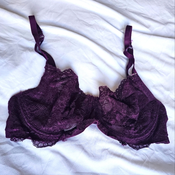 VS Bra - Picture 1 of 1